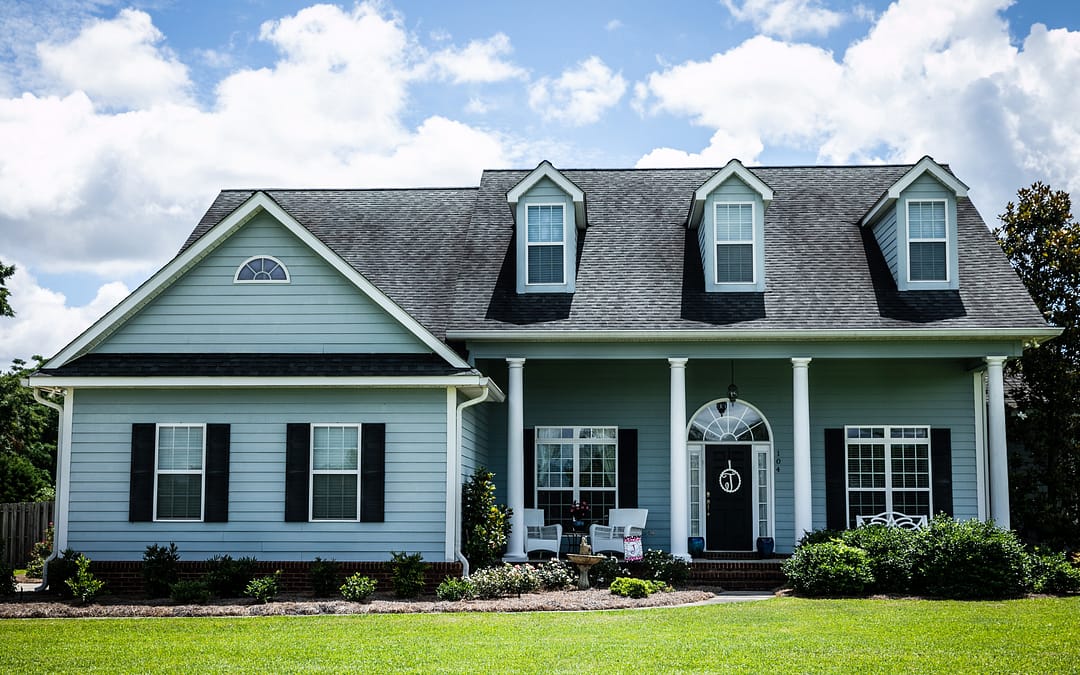 Summer Home Makeover: The Secrets to Painting Siding with Confidence